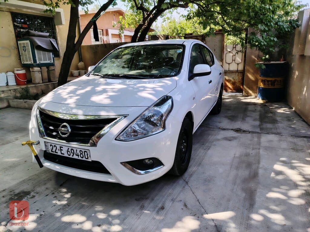 Nissan Sunny 1