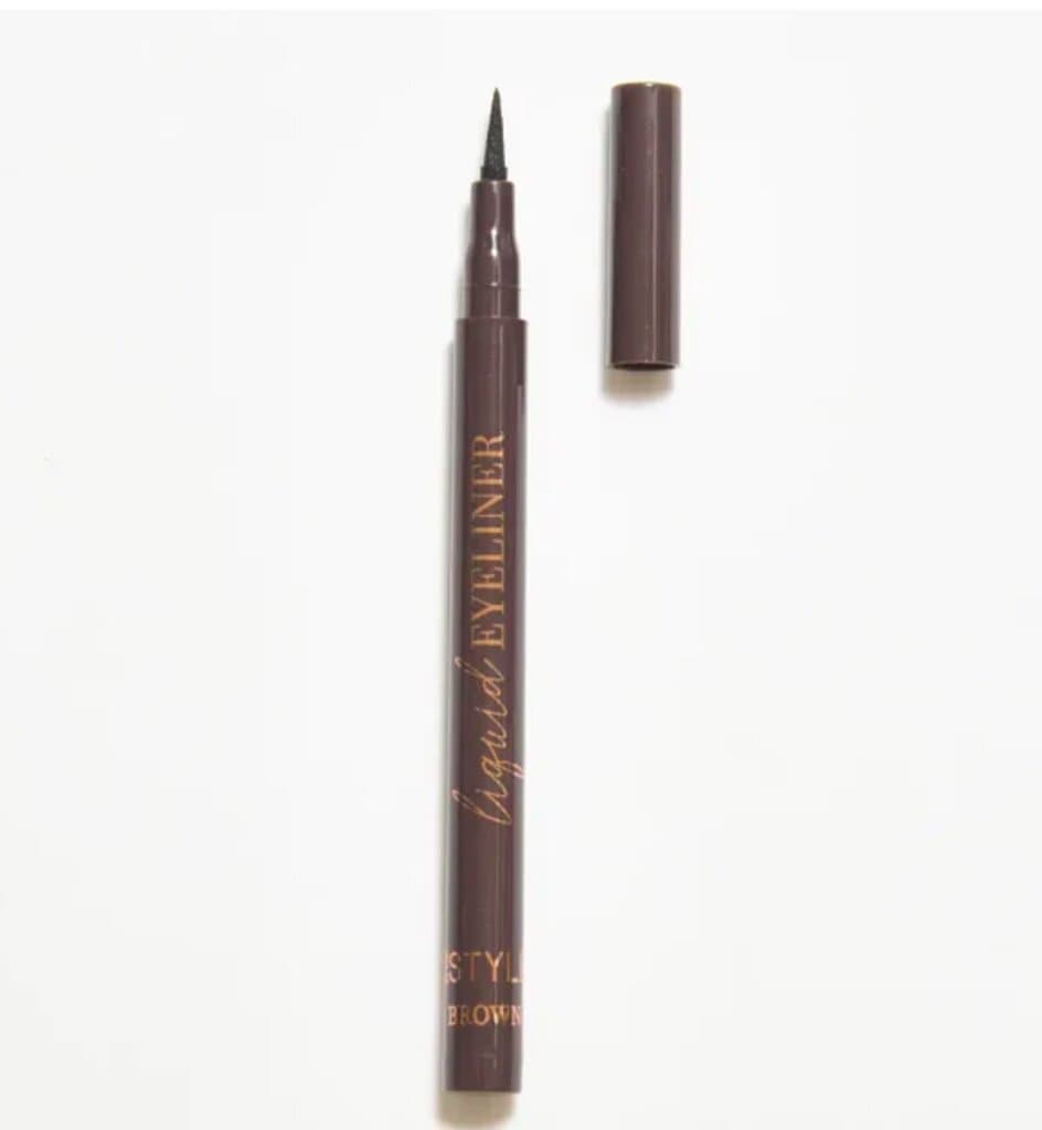 in the style Liquid Liner 1