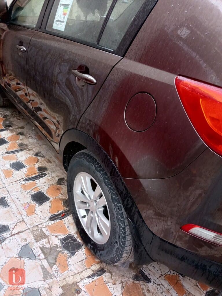 KIA Sportage EX 2