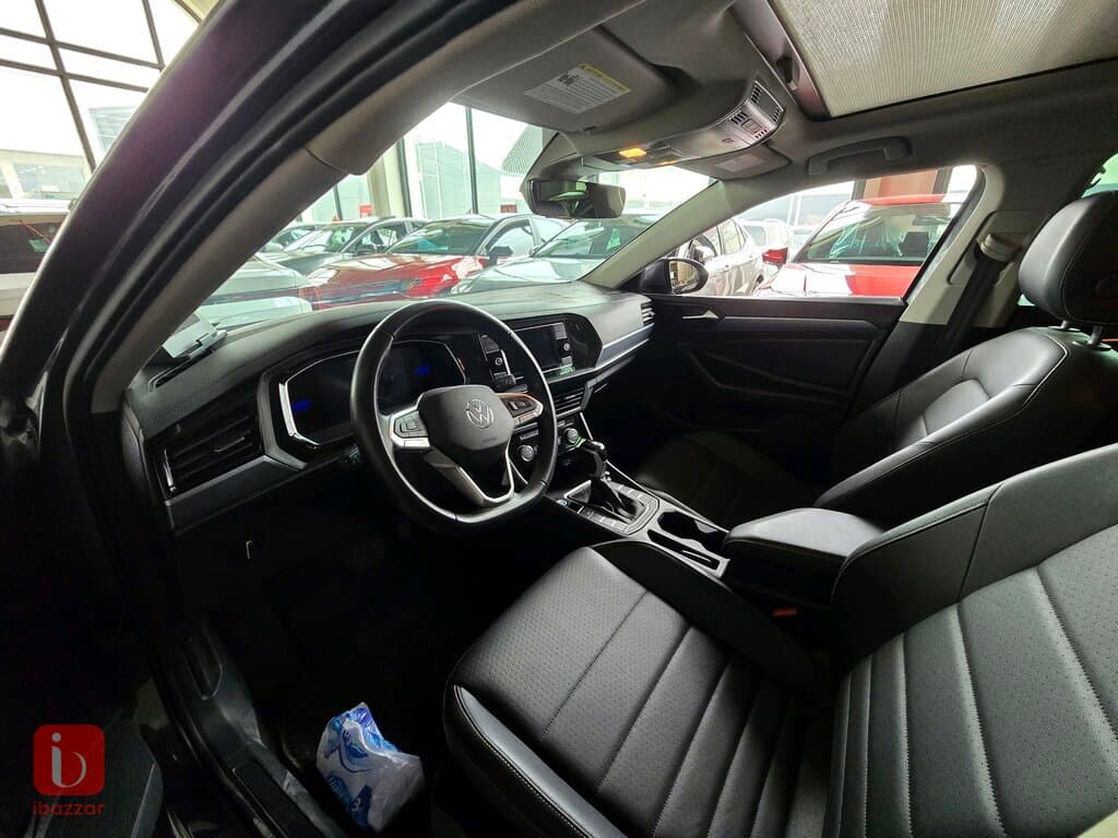 Volkswagen Jetta SE 6