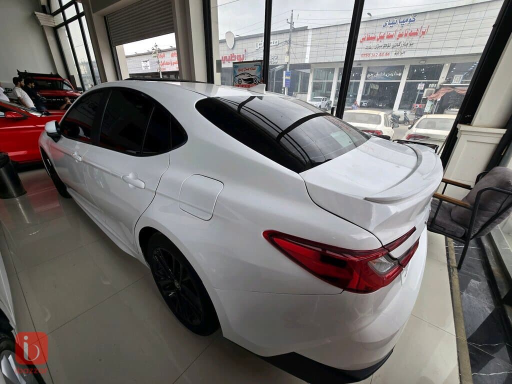 Toyota Camry SE 3