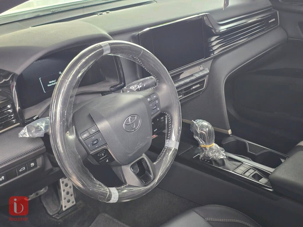 Toyota Camry SE 6
