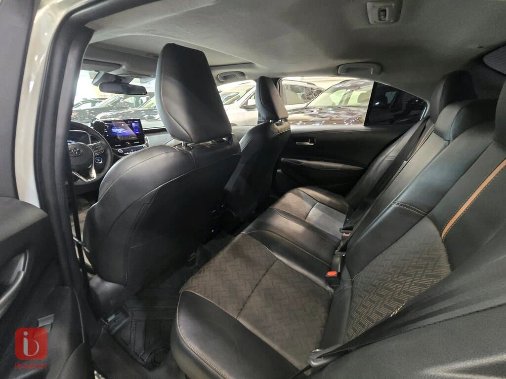 Toyota Corolla SE 7