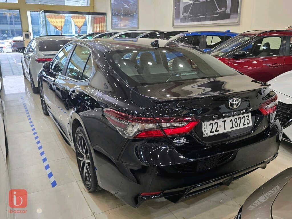 Toyota Camry SE 3