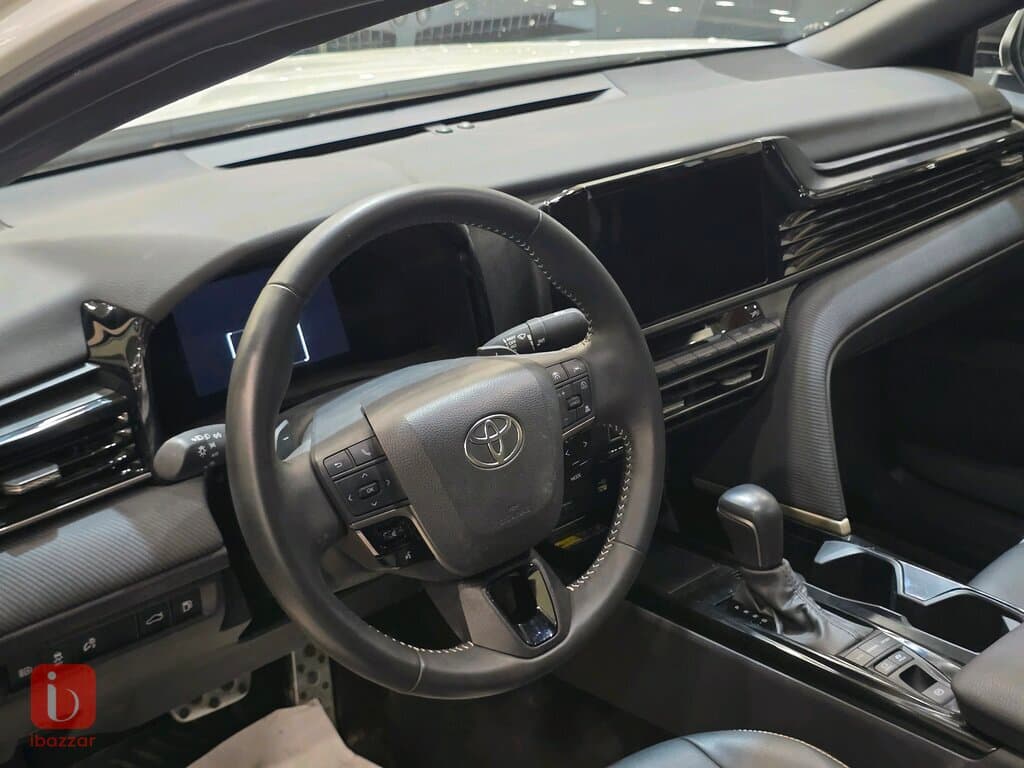 Toyota Camry XSE 7