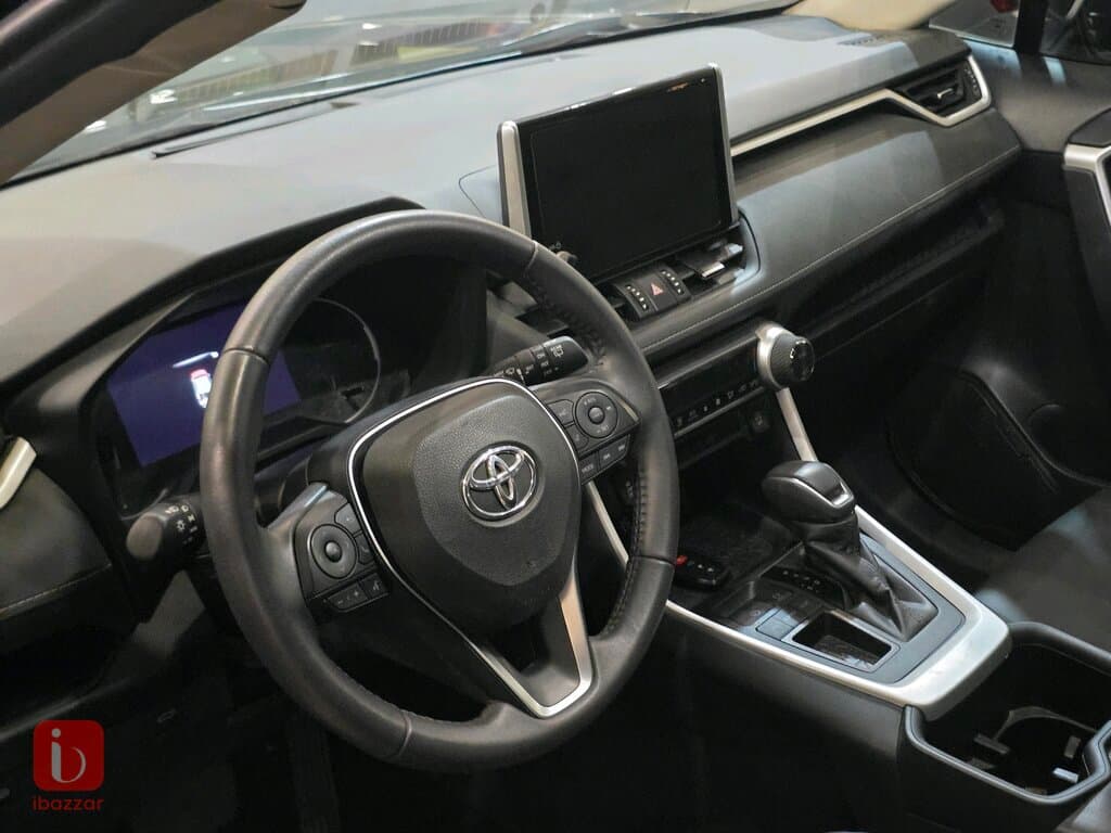 Toyota Rav 4 XLE 7