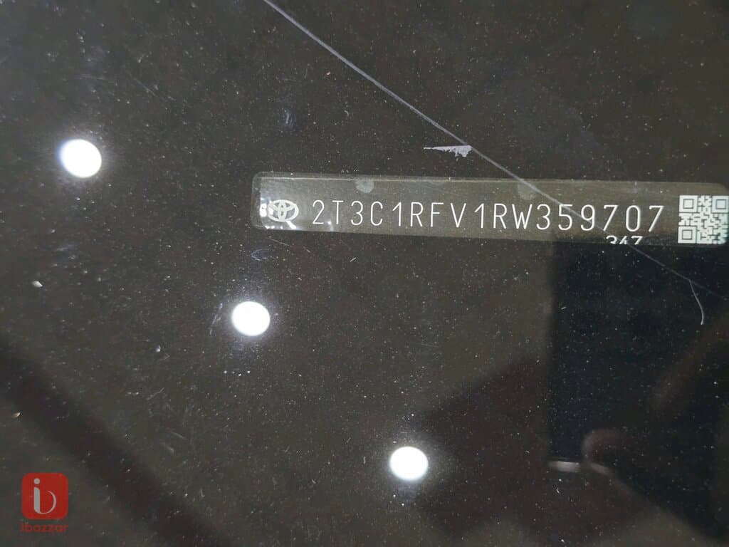 Toyota Rav 4 XLE 9