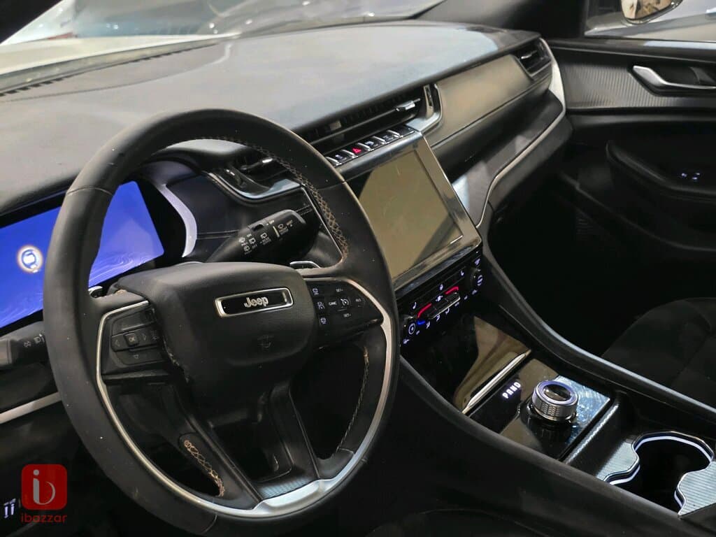 Jeep Grand Cherokee 6