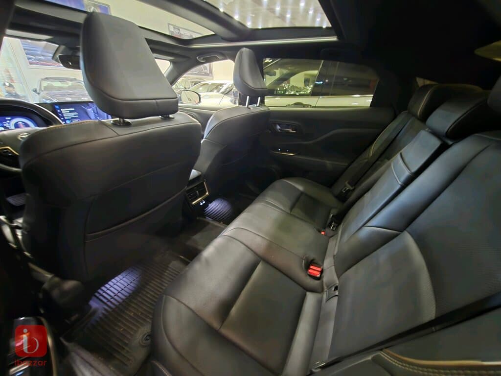 Toyota Crown Platinum 5