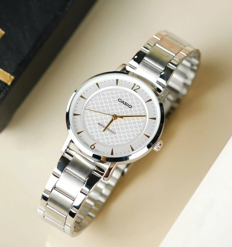 Casio Women's Watch 34mm - LTP-VT04D-7A (Cream) 4