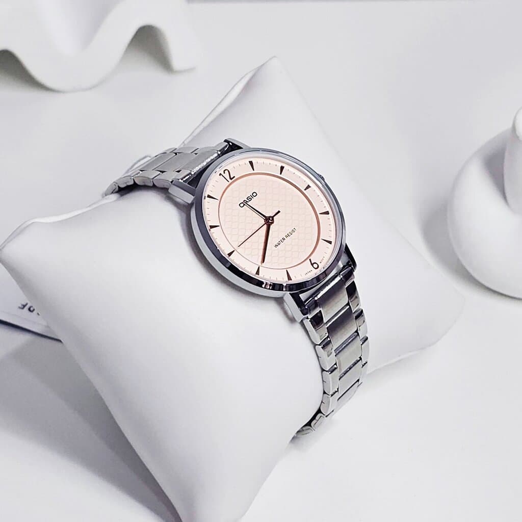 Casio Women's Watch 34mm - LTP-VT04D-4A (Peach) 2