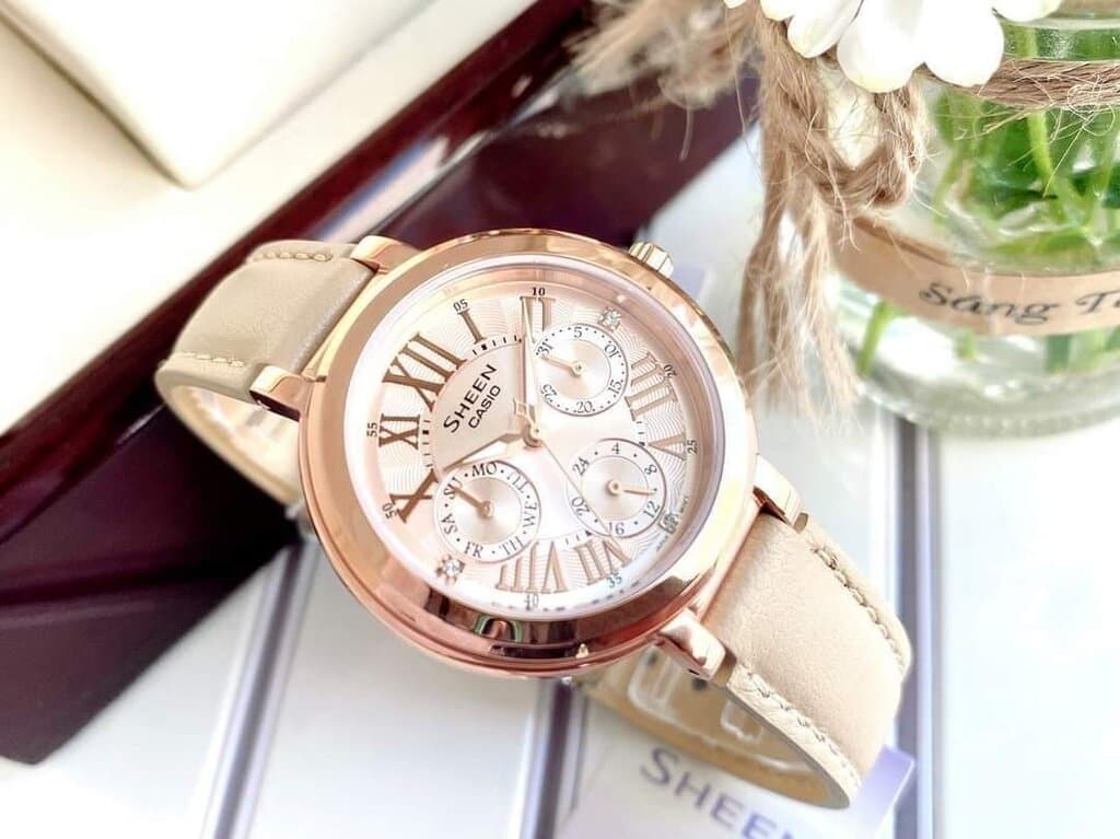 Casio Sheen Women's Chronograph Watch 34mm - SHE-3034GL-9AUDF (Gold) 4