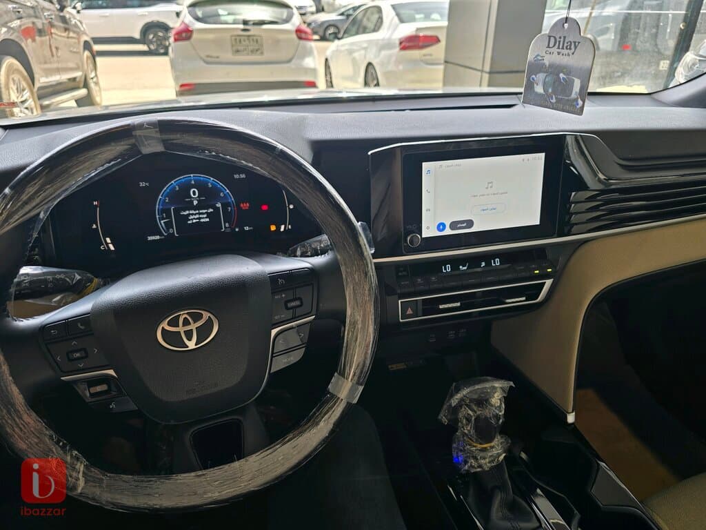 Toyota Camry LE 11