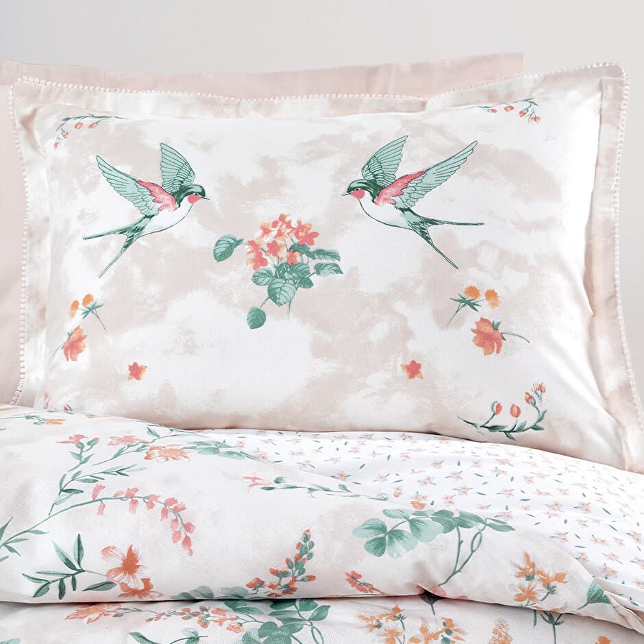 Yataş Bedding Pera - Single Size 
1- Duvet Cover: 160 x 220 cm
2- Flat Sheet: 180 x 240 cm
3- Pillowcases: 50 x 70 cm (Includes 1 Pieces) (Beige) 2