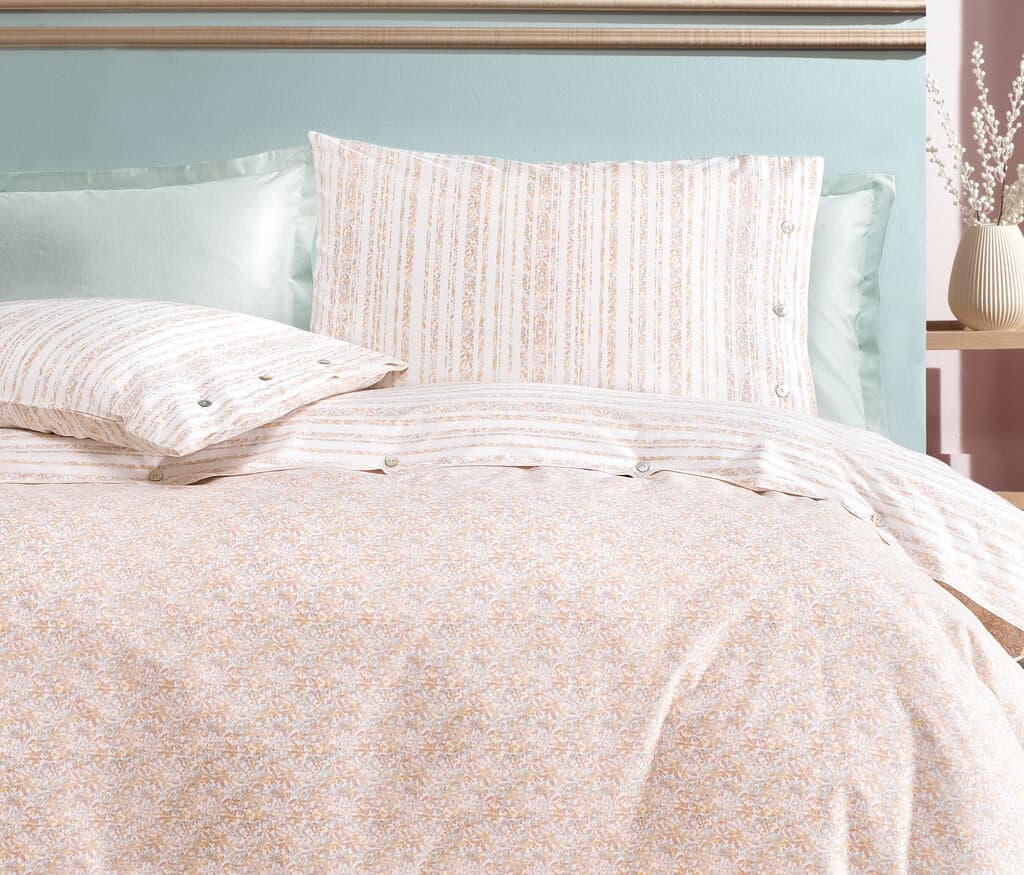 Yataş Bedding Santa - Single Size 
1- Duvet Cover: 160 x 220 cm
2- Flat Sheet: 180 x 240 cm
3- Pillowcases: 50 x 70 cm (Includes 1 Pieces) (Powder) 1