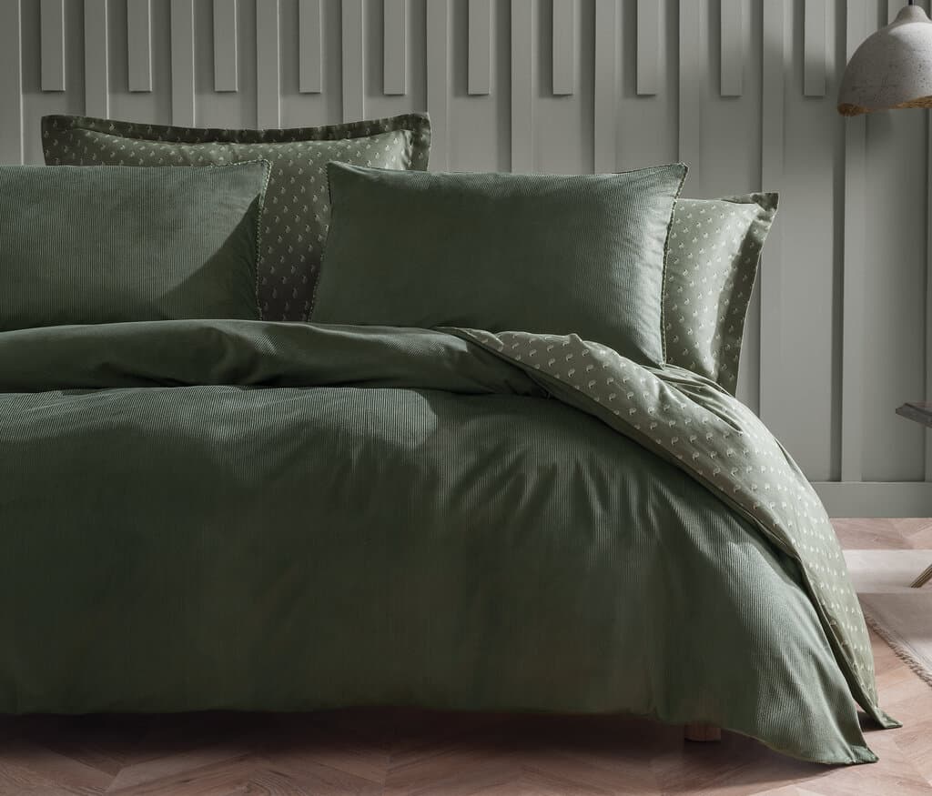 Yataş Bedding Arwin - King Size
1- Duvet Cover: 240 x 220 cm
2- Flat Sheet: 280 x 240 cm
3- Pillowcases: 50 x 70 cm (2 Flounced + 2 Standard) (Khaki) 1