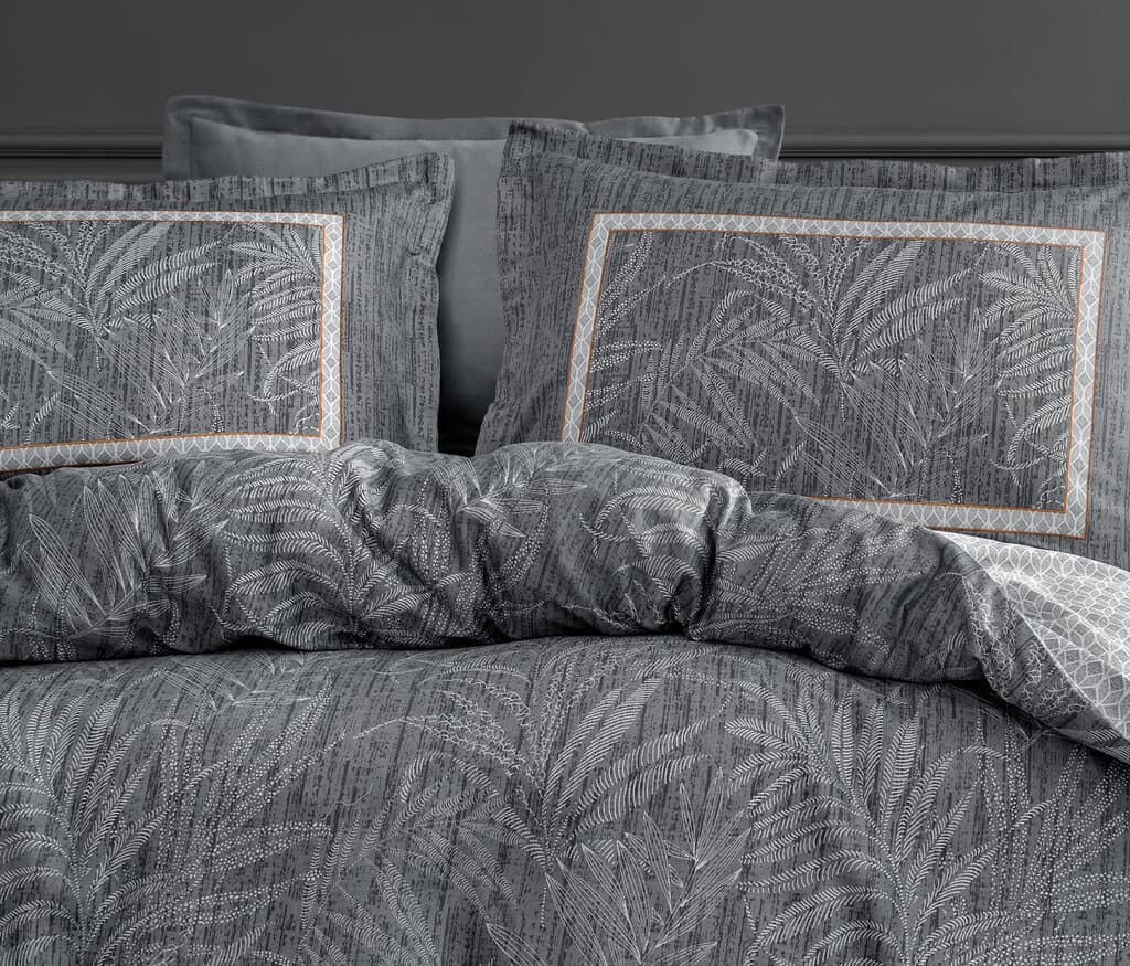 Yataş Bedding Mervin - King Size
1- Duvet Cover: 240x220 cm
2- Flat Sheet: 280x240 cm
3-Pillowcases: 50x70 cm (2 Pieces total) (Gray) 3