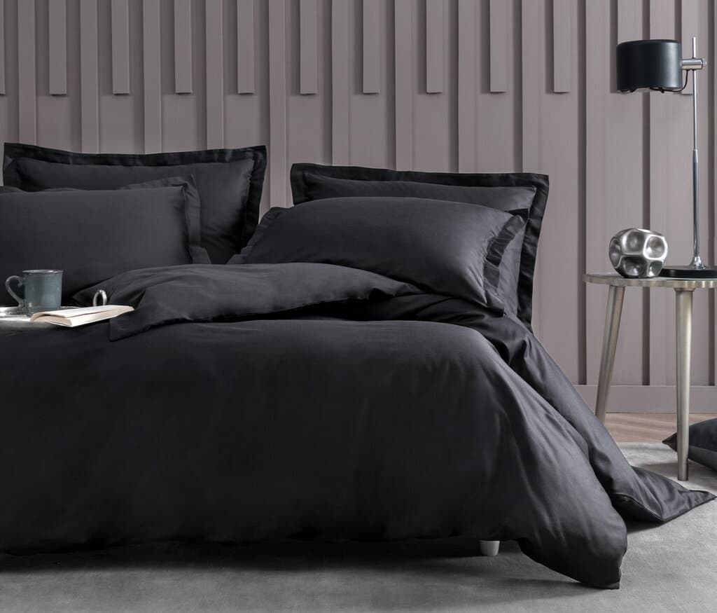 Yataş Bedding Dora - King Size
1- Duvet Cover: 240x220 cm
2- Flat Sheet: 280x240 cm
3- Pillowcases: 50x70 cm (4 Pieces total) (Black) 1