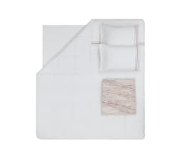 ياطاش - طقم فراش مارتا - مقاس كينغ
١- غطاء لحاف: ٢٢٠×٢٤٠ سم (قطعة واحدة)
٢- ملاءة مسطحة: ٢٤٠×٢٨٠ سم (قطعة واحدة)
٣- غطاء سرير: ٢٣٠×٢٤٠ سم (قطعة واحدة)
٤- أكياس وسائد: ٥٠×٧٠ سم (قطعتان) (بيج) — photo 3