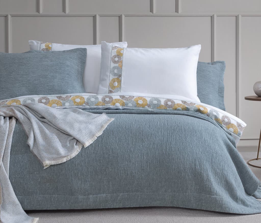 Yataş Bedding Meloni - King Size
1- Duvet Cover: 220x240 cm (1 piece)
2- Flat Sheet: 280x240 cm (1 piece)
3- Standard Pillowcases: 50x70 cm (2 pieces)
4- Bedspread: 230x240 cm (1 piece)
5- Bedspread P 1