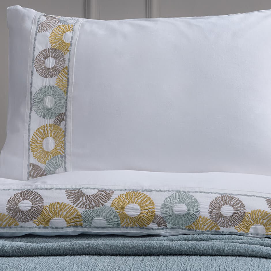 Yataş Bedding Meloni - King Size
1- Duvet Cover: 220x240 cm (1 piece)
2- Flat Sheet: 280x240 cm (1 piece)
3- Standard Pillowcases: 50x70 cm (2 pieces)
4- Bedspread: 230x240 cm (1 piece)
5- Bedspread P 2