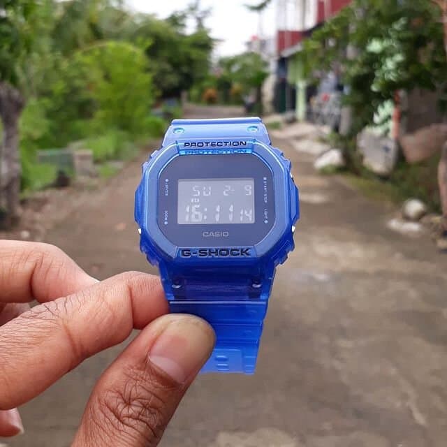 کاتژمێری پیاوان کاسیۆ جی-شۆک ٤٨.٩ ملم - DW-5600SB-2DR (ڕەزین) — photo 5