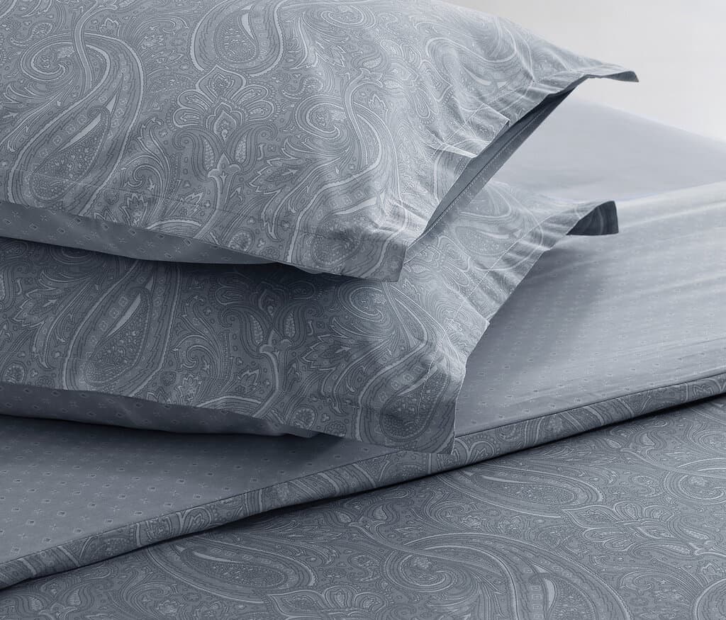 Yataş Bedding Paisley - King Size
1- Duvet Cover: 240x220 cm
2- Flat Sheet: 280x240 cm
3-Pillowcases: 50x70 cm (2 Pieces total) (Indigo) 3