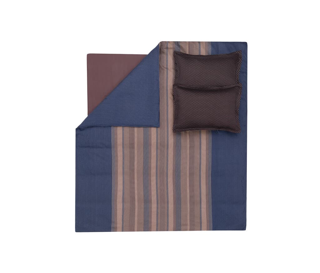 Yataş Bedding Kelt - King Size
1- Duvet Cover: 240x220 cm
2- Flat Sheet: 280x240 cm
3-Pillowcases: 50x70 cm (2 Pieces total) (Navy Blue) 5