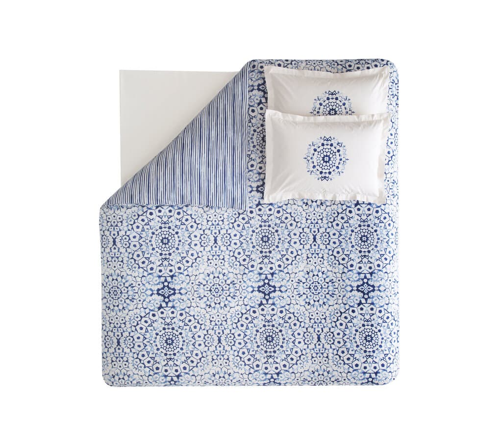 Yataş Bedding Sancia - King Size
1- Duvet Cover: 220x240 cm (1 piece)
2- Flat Sheet: 240x280 cm (1 piece)
3- Pillowcases: 50x70 cm (2 pieces) (Blue) 4