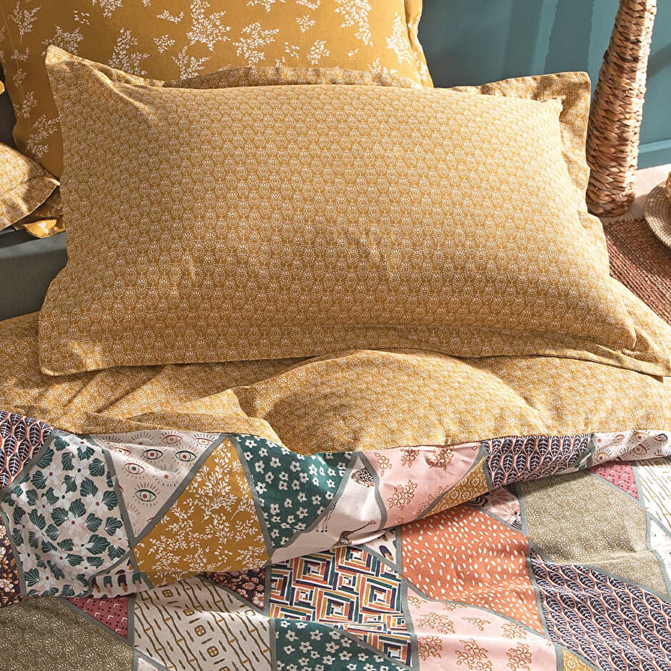 Yataş Bedding Astrid - King Size
1- Duvet Cover: 220x240 cm (1 piece)
2- Flat Sheet: 240x280 cm (1 piece)
3- Pillowcases: 50x70 cm (2 pieces) (Mustard) 2