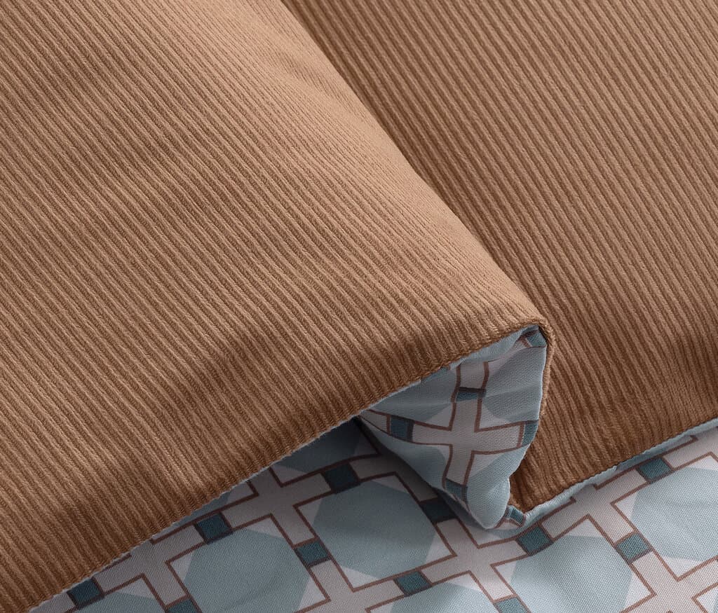 Yataş Bedding Ely - King Size
1- Duvet Cover: 240 x 220 cm
2- Flat Sheet: 280 x 240 cm
3- Pillowcases: 50 x 70 cm (2 Flounced + 2 Standard) (Camel) 4