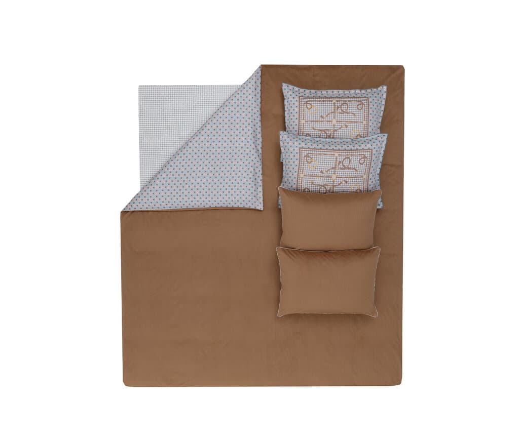 Yataş Bedding Ely - King Size
1- Duvet Cover: 240 x 220 cm
2- Flat Sheet: 280 x 240 cm
3- Pillowcases: 50 x 70 cm (2 Flounced + 2 Standard) (Camel) 5