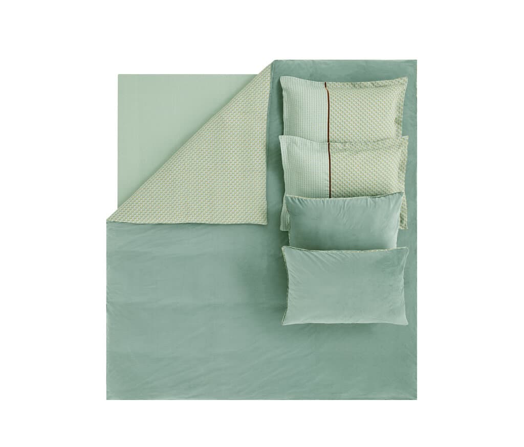 Yataş Bedding Rowena - King Size
1- Duvet Cover: 240 x 220 cm
2- Flat Sheet: 280 x 240 cm
3- Pillowcases: 50 x 70 cm (2 Flounced + 2 Standard) (Sage) 4