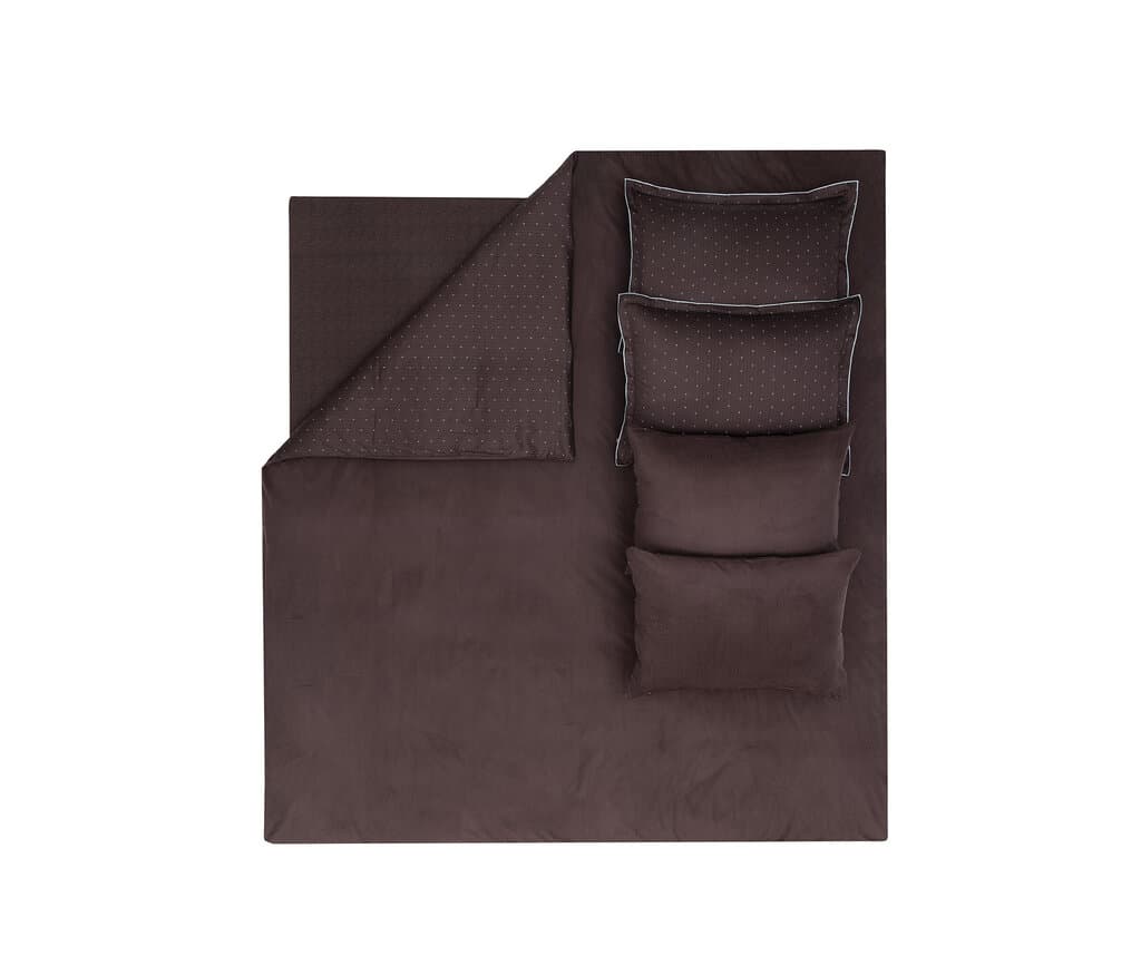 Yataş Bedding Leith - King Size
1- Duvet Cover: 240 x 220 cm
2- Flat Sheet: 280 x 240 cm
3- Pillowcases: 50 x 70 cm (2 Flounced + 2 Standard) (Brown) 5