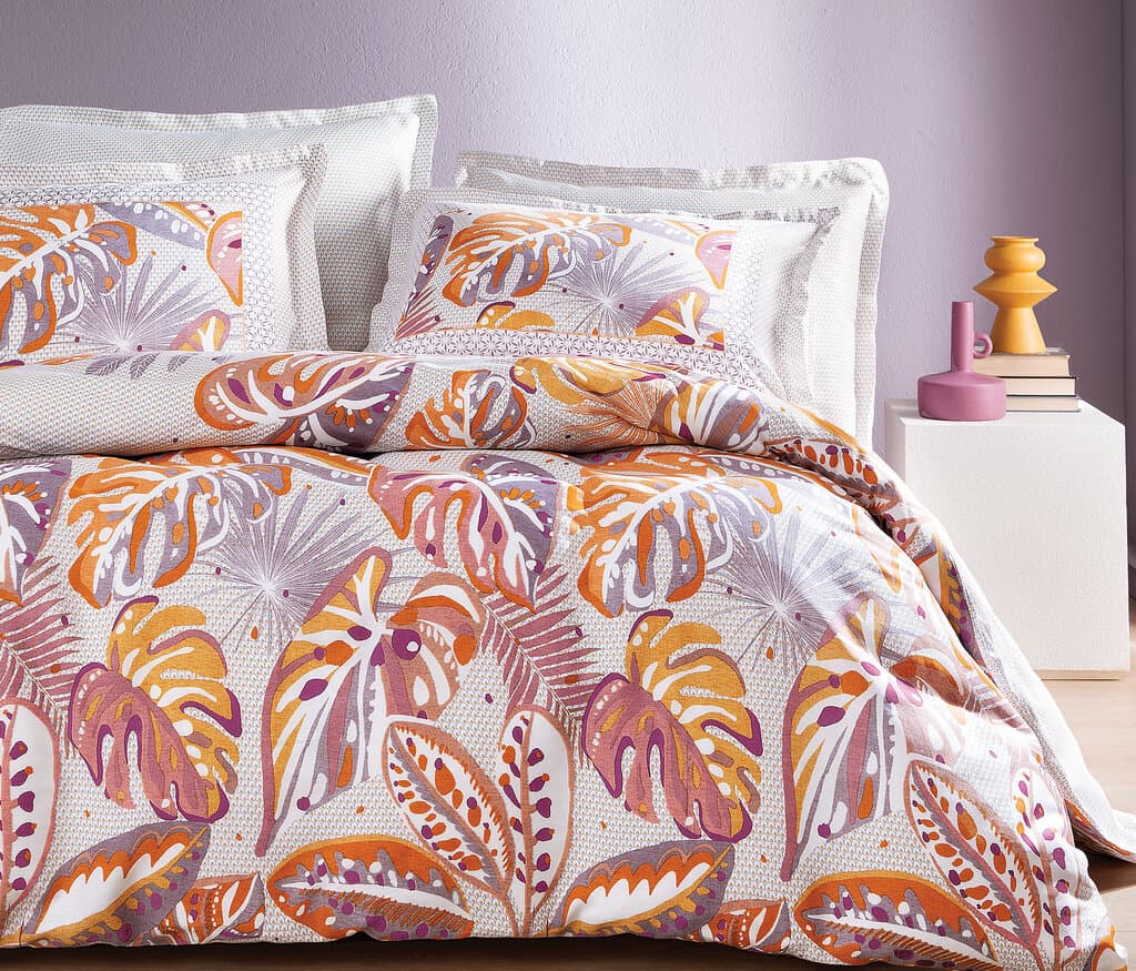 Yataş Bedding Sonia - King Size
1- Duvet Cover: 240x220 cm
2- Flat Sheet: 280x240 cm
3-Pillowcases: 50x70 cm (2 Pieces total) (Lilac) 1