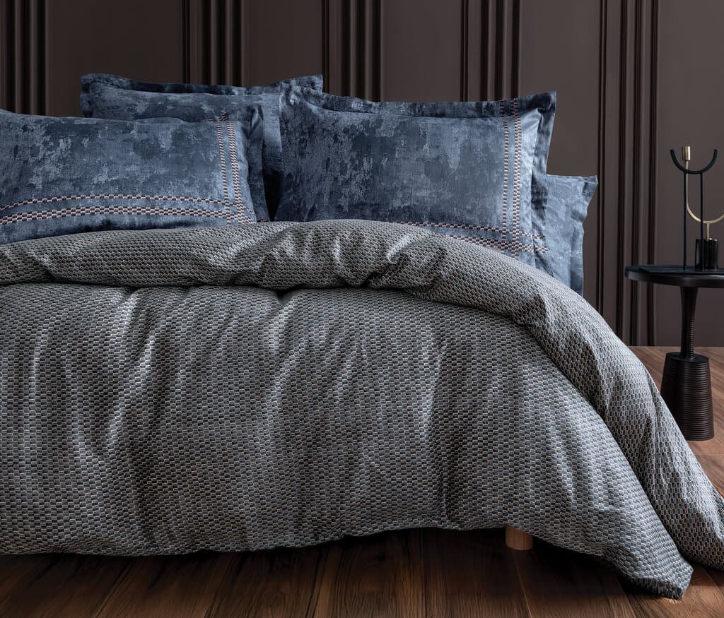 Yataş Bedding Fayel - King Size
1- Duvet Cover: 240x220 cm
2- Flat Sheet: 280x240 cm
3-Pillowcases: 50x70 cm (2 Pieces total) (Brown) 1