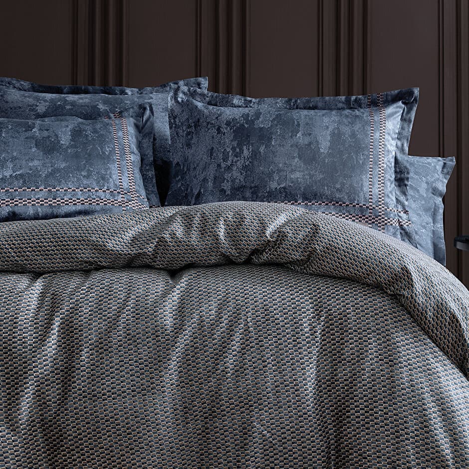 Yataş Bedding Fayel - King Size
1- Duvet Cover: 240x220 cm
2- Flat Sheet: 280x240 cm
3-Pillowcases: 50x70 cm (2 Pieces total) (Brown) 2