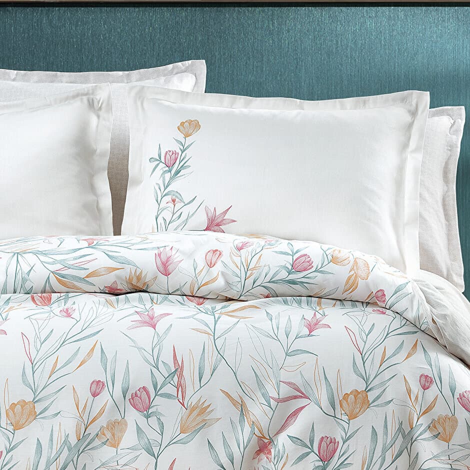 Yataş Bedding July - King Size 
1- Duvet Cover: 220 x 240 cm
2- Flat Sheet: 240 x 280 cm
3- Pillowcases: 50 x 70 cm (Includes 2 Pieces) (Ecru) 2