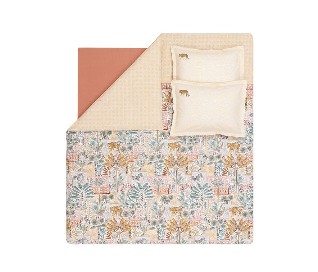 Yataş Bedding Gold - King Size 
1- Duvet Cover: 220 x 240 cm
2- Flat Sheet: 240 x 280 cm
3- Pillowcases: 50 x 70 cm (Includes 2 Pieces) (Terracotta) 4