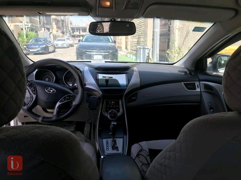 Hyundai Elantra 9