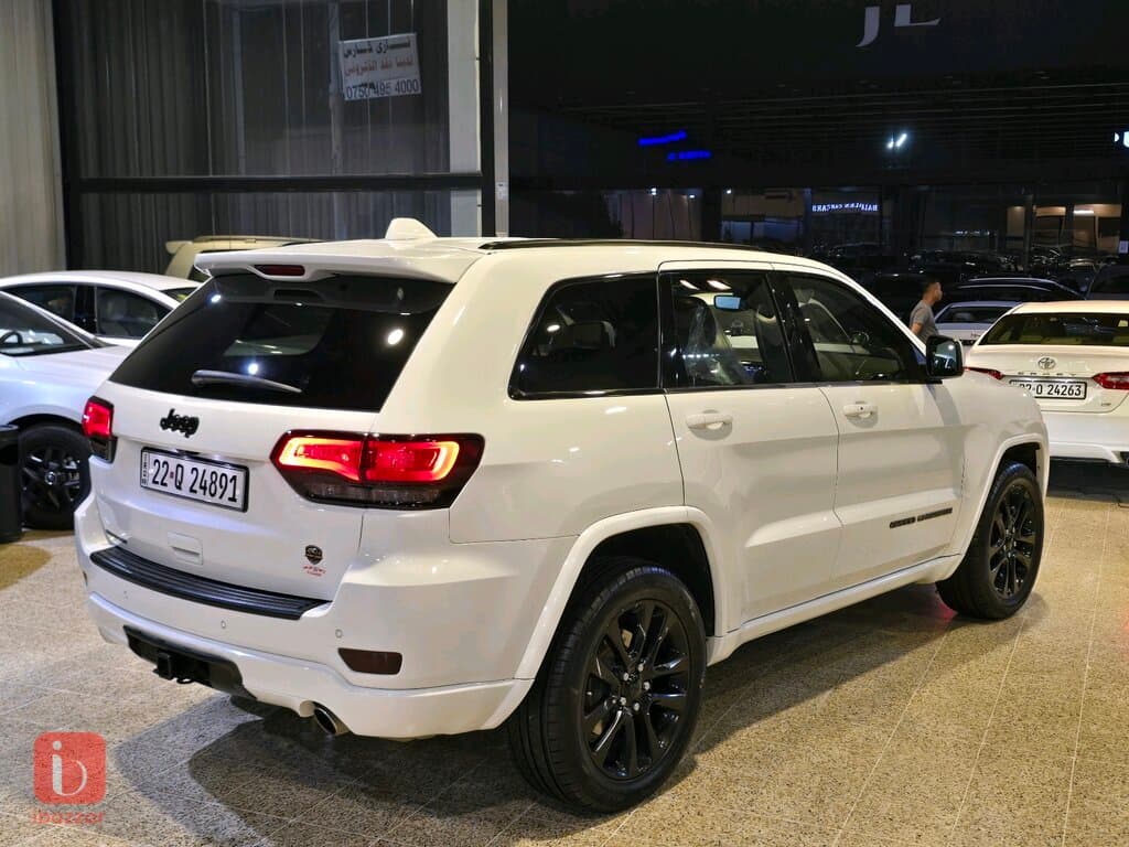 Jeep Grand Cherokee Black Top 4