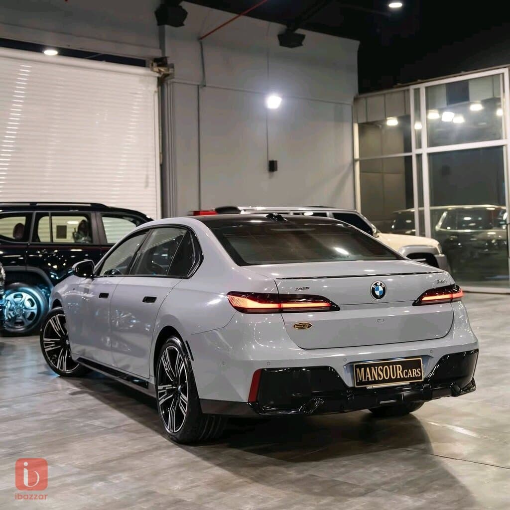 BMW 7-Series 740i 5