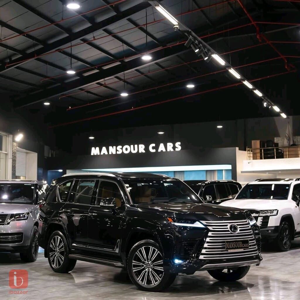 Lexus LX600 1