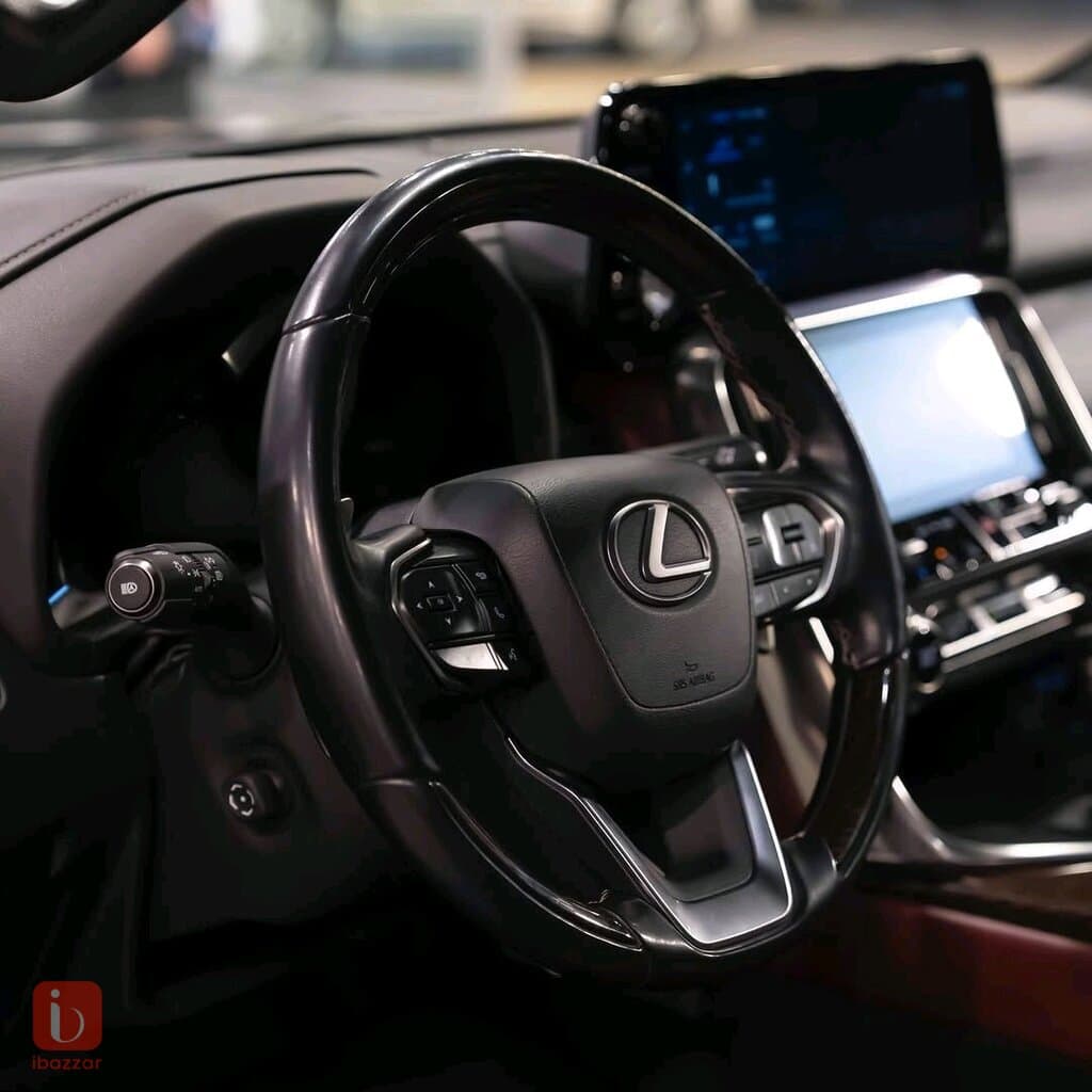 Lexus LX600 8