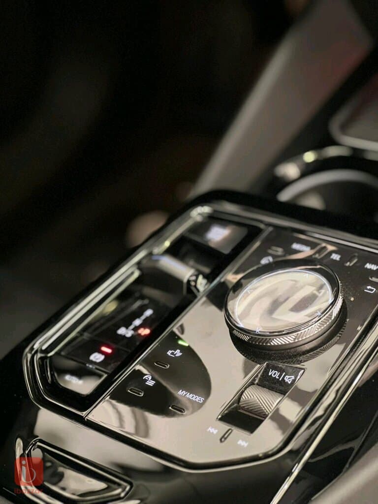 BMW 5-Series 530i M-Kit 9