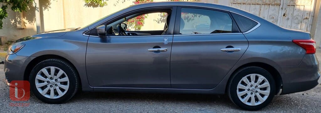 Nissan Sentra S 4