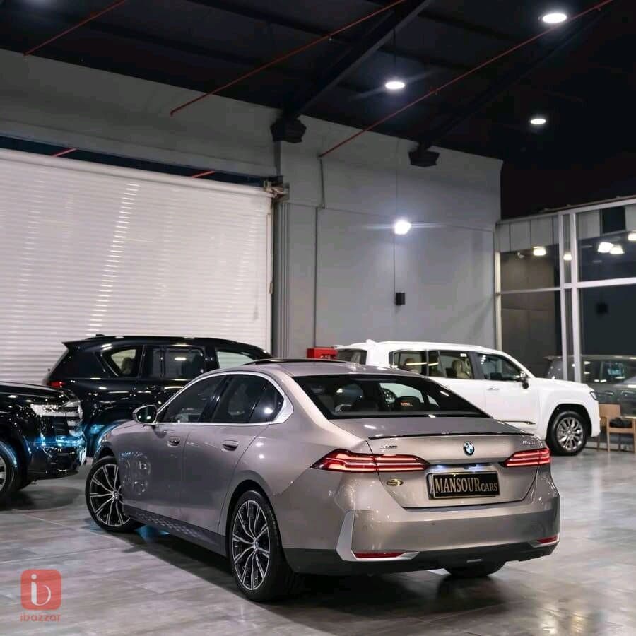 BMW 5-Series 530i 5