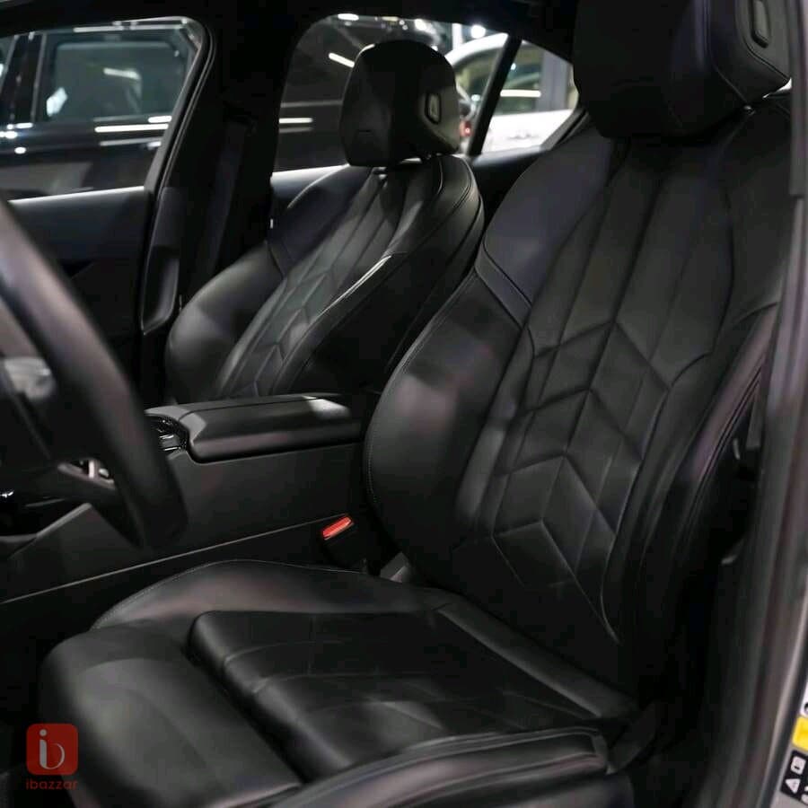 BMW 5-Series 530i 8