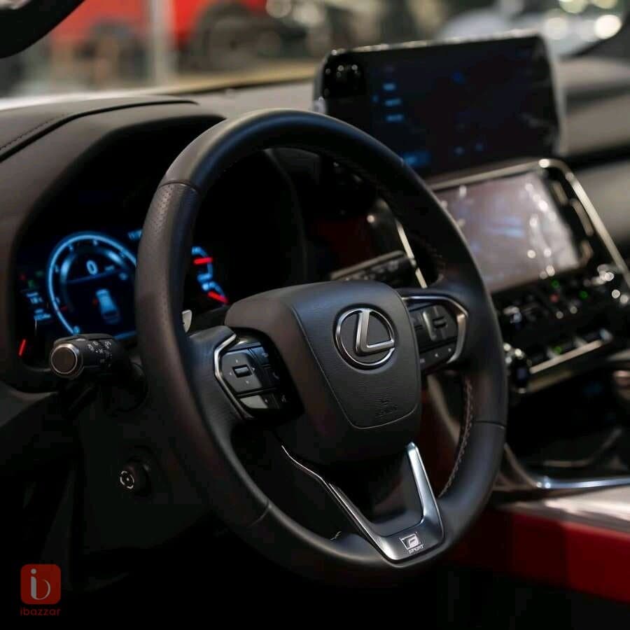 Lexus LX600 F Sport 8