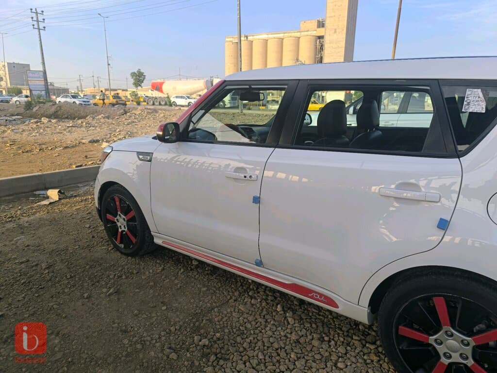 KIA Soul EX 2.0 8